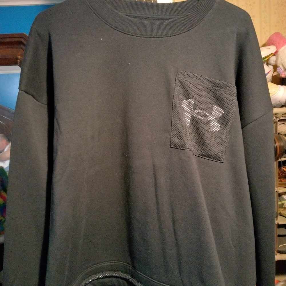 Ladies under armour sweatshirt